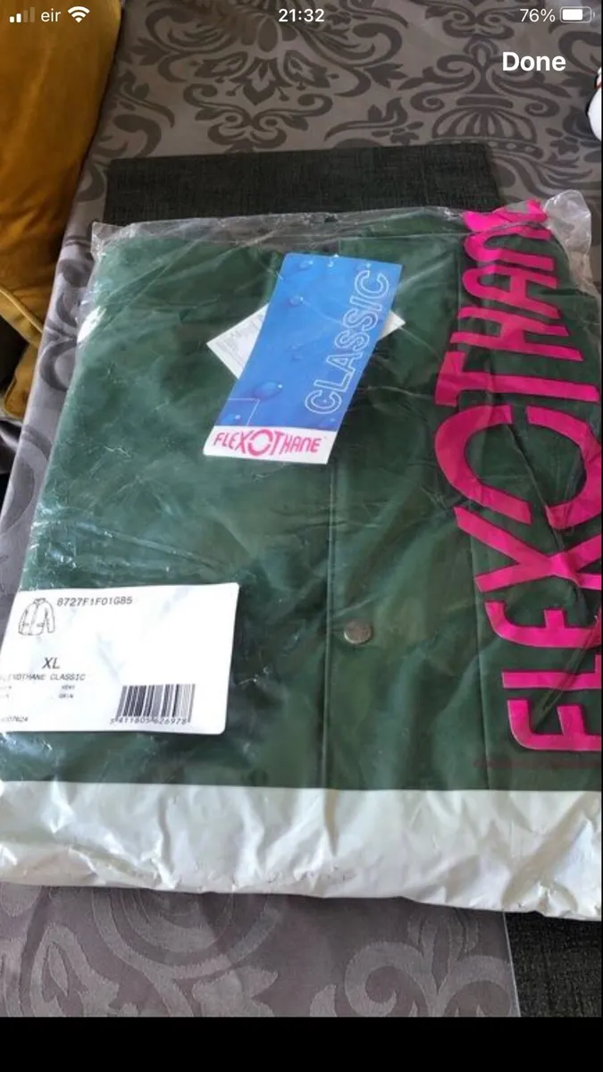 Mens new rainjacjeg size XL€15 - Image 2