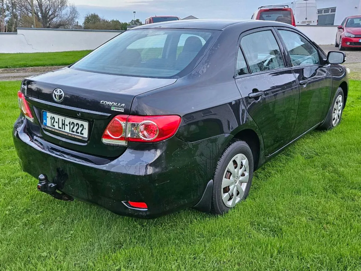 Toyota corolla - Image 2