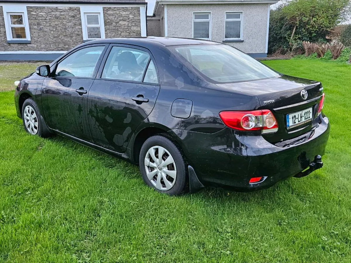 Toyota corolla - Image 3