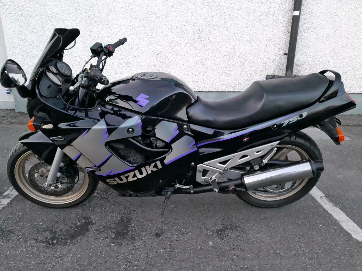 Suzuki Gsx750f  1993 katana - Image 4