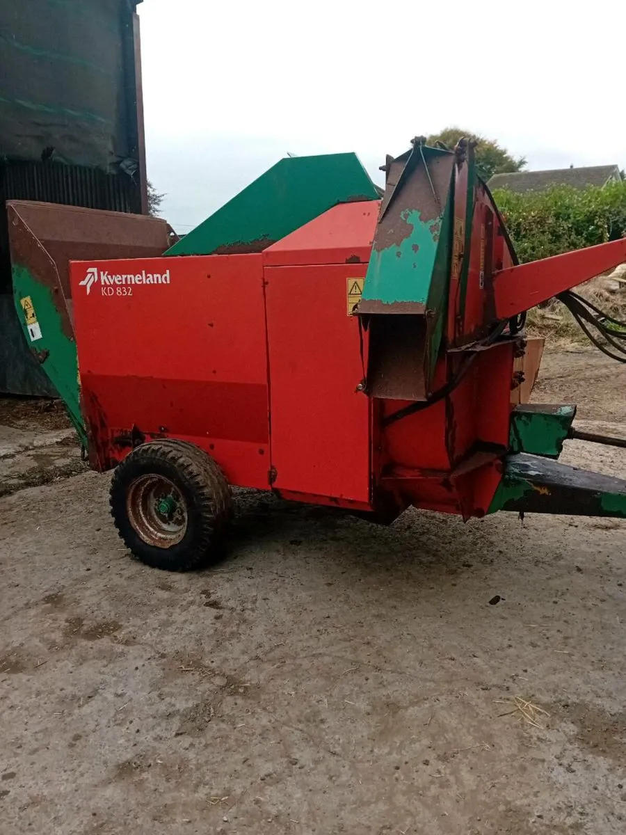 Straw Blower - Image 1