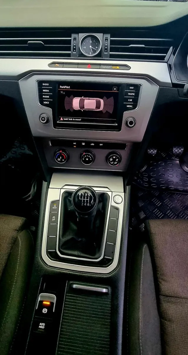 Volkswagen Passat 2015 - Image 4