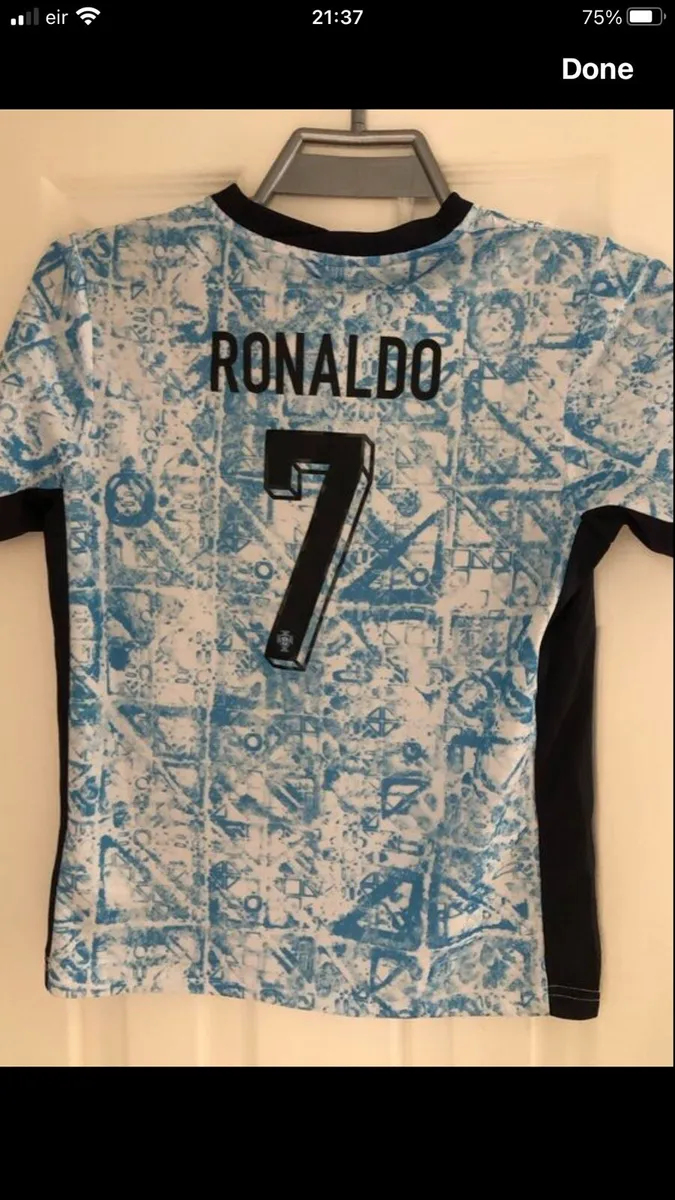 Boys Portugal jersey size 24 €25 - Image 2
