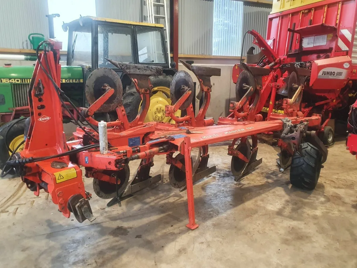 Kuhn 4 furrow plough - Image 2