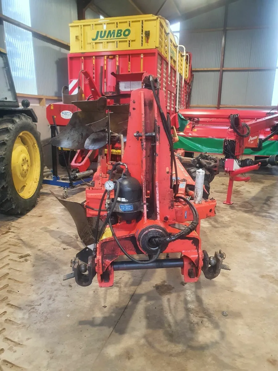 Kuhn 4 furrow plough - Image 3