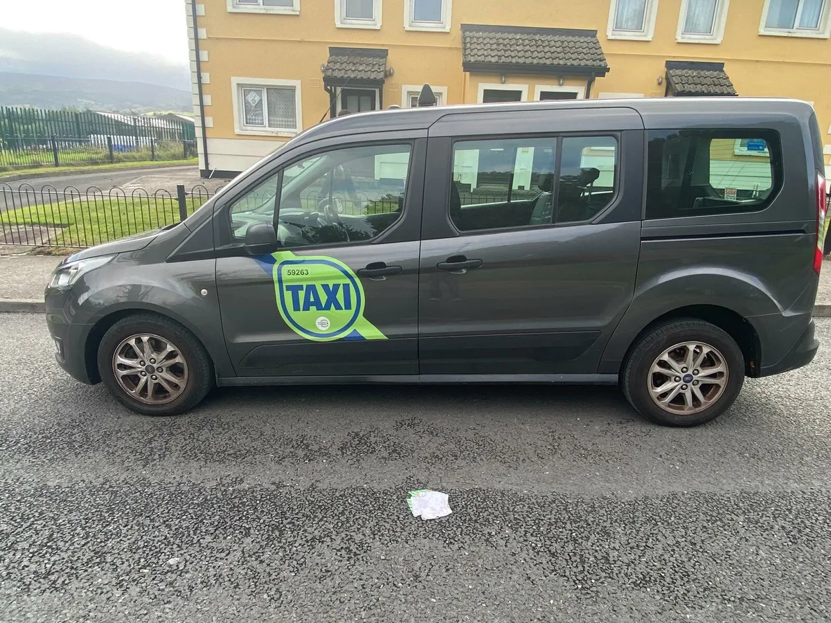 Disable Taxi with plate - Image 1