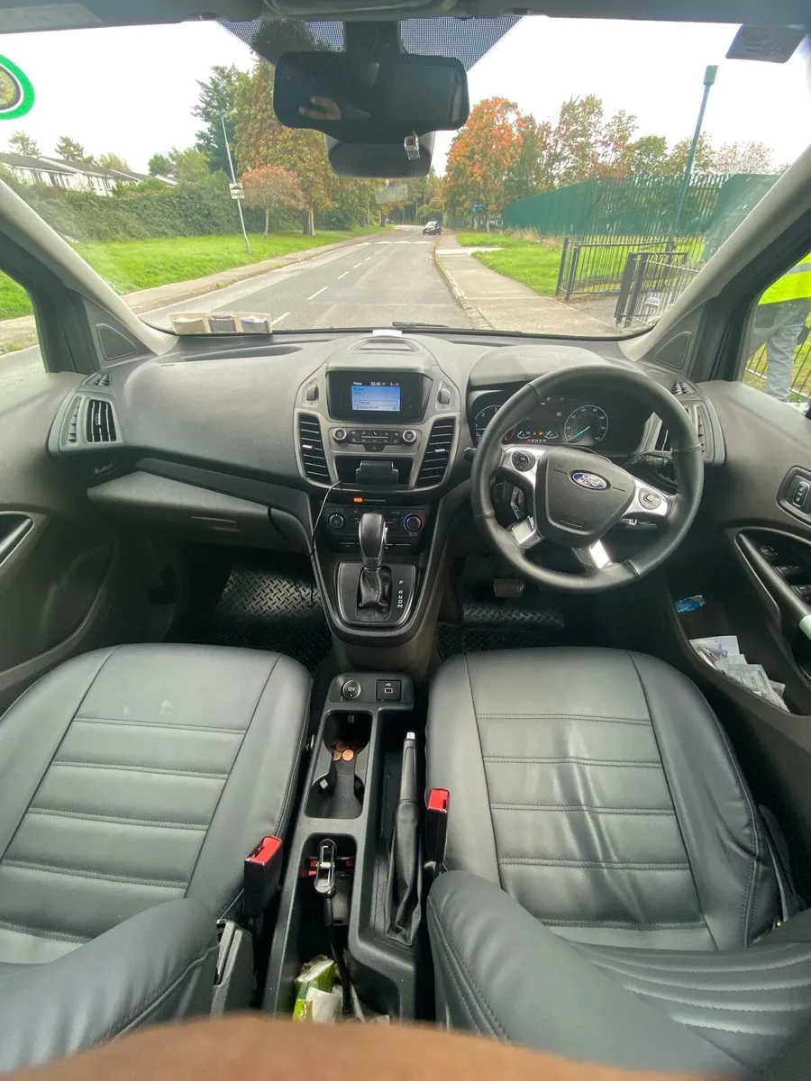 Disable Taxi with plate - Image 2