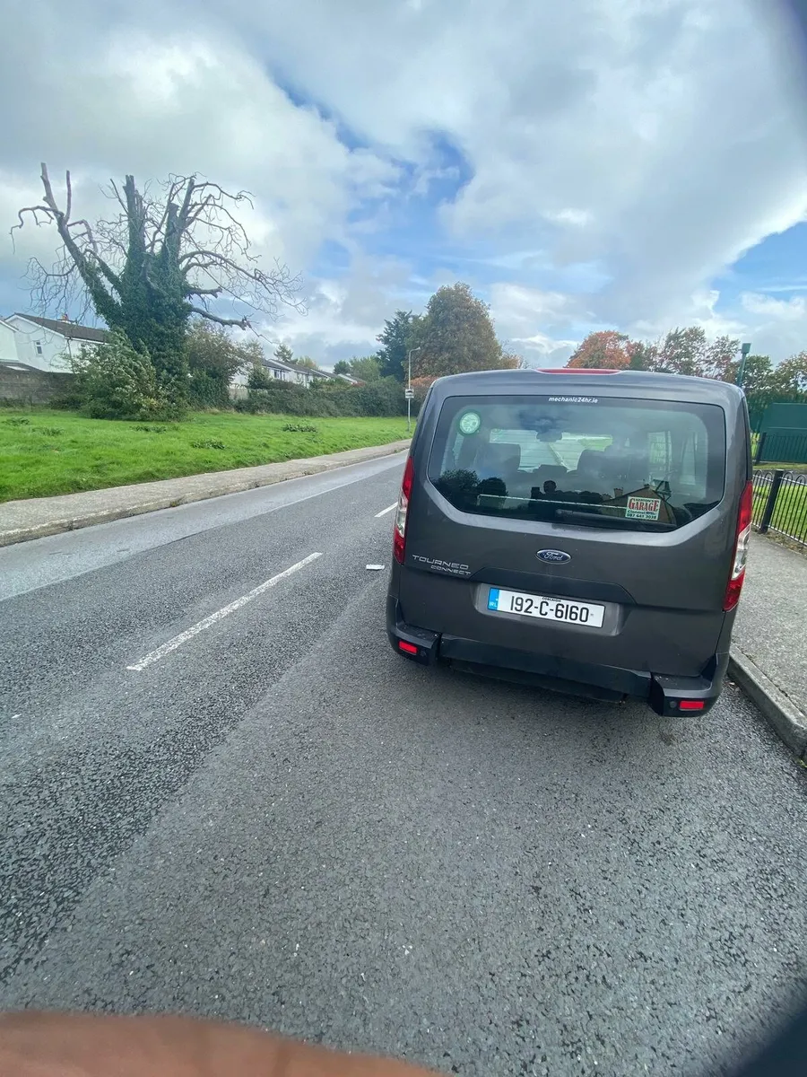 Disable Taxi with plate - Image 3