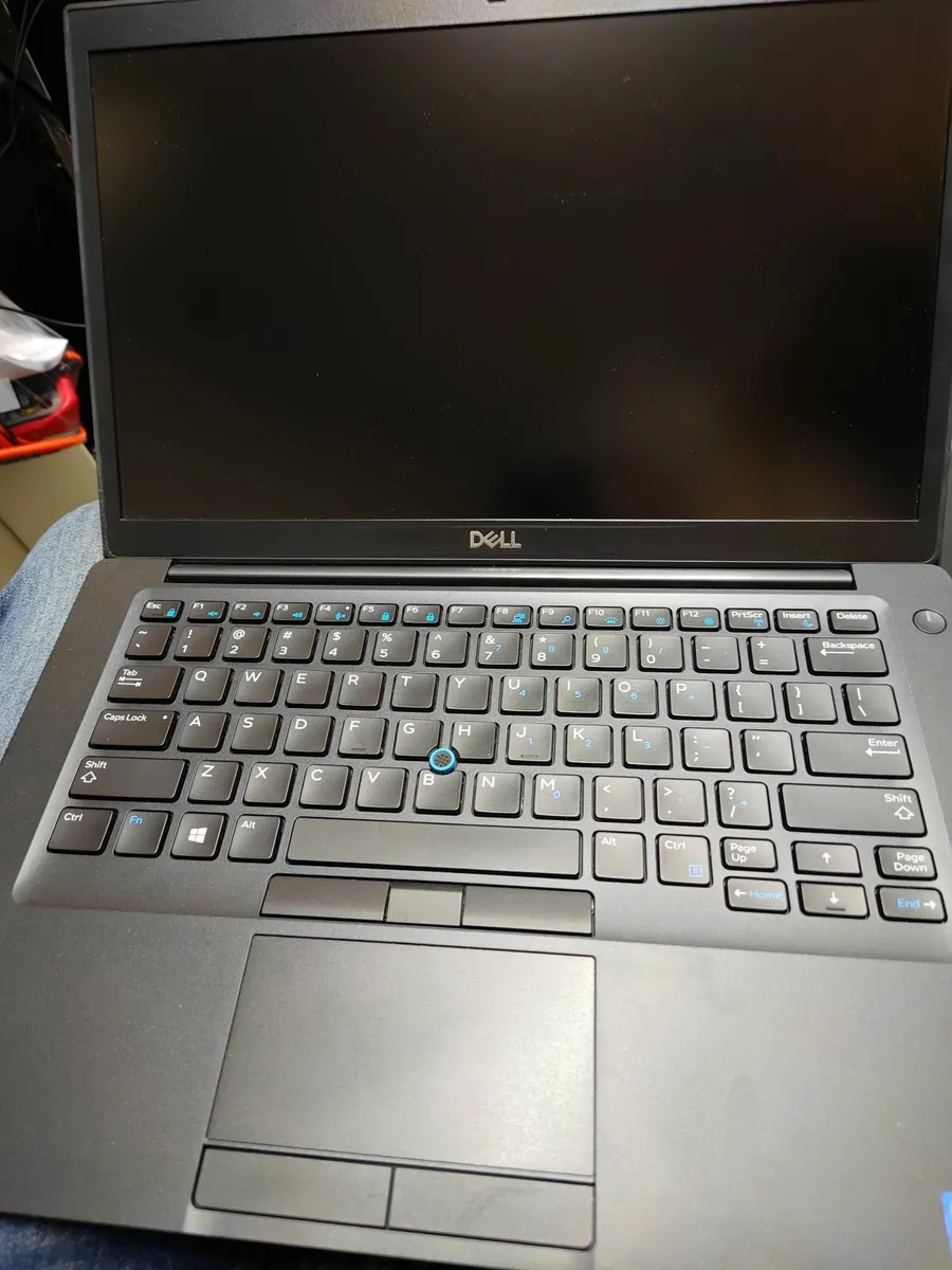 Latitude 7490 - Image 2