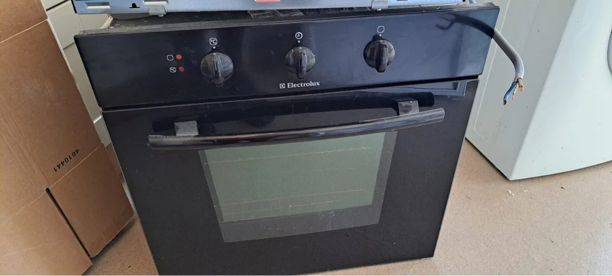 Electric oven and hob - Image 2