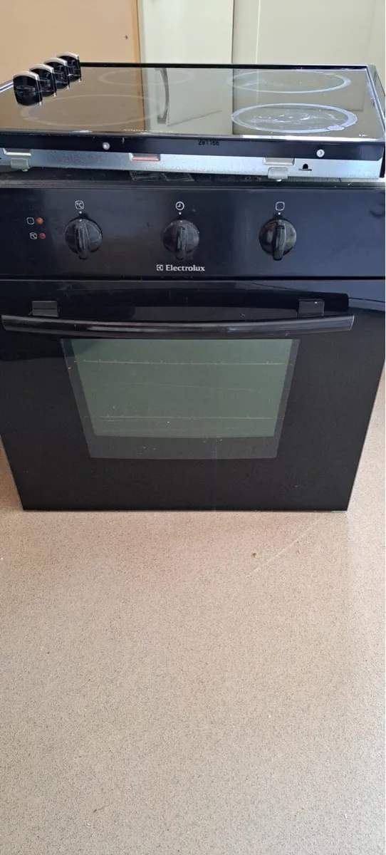 Electric oven and hob - Image 1
