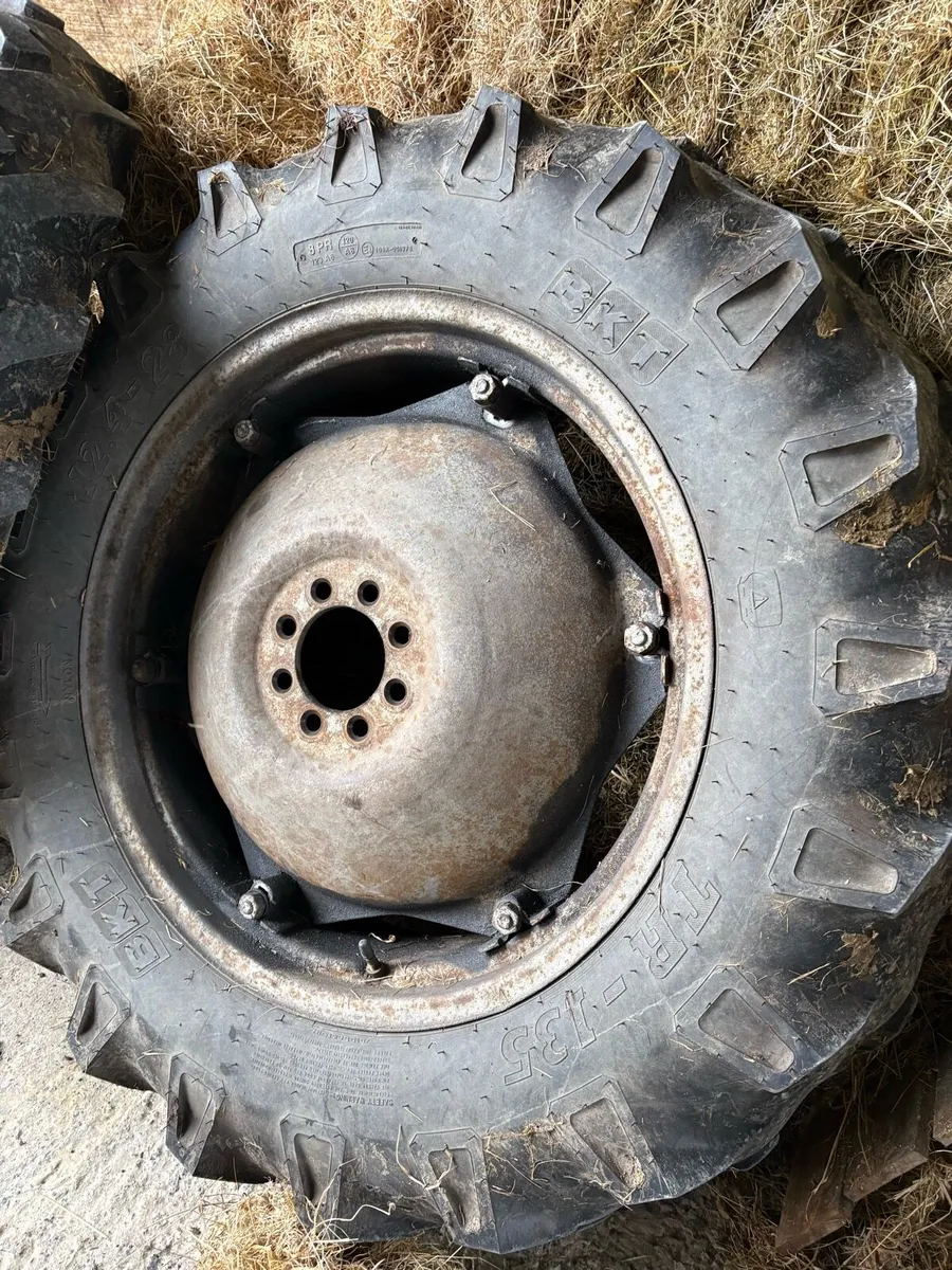 Tractor tyres for 135/35 - Image 2