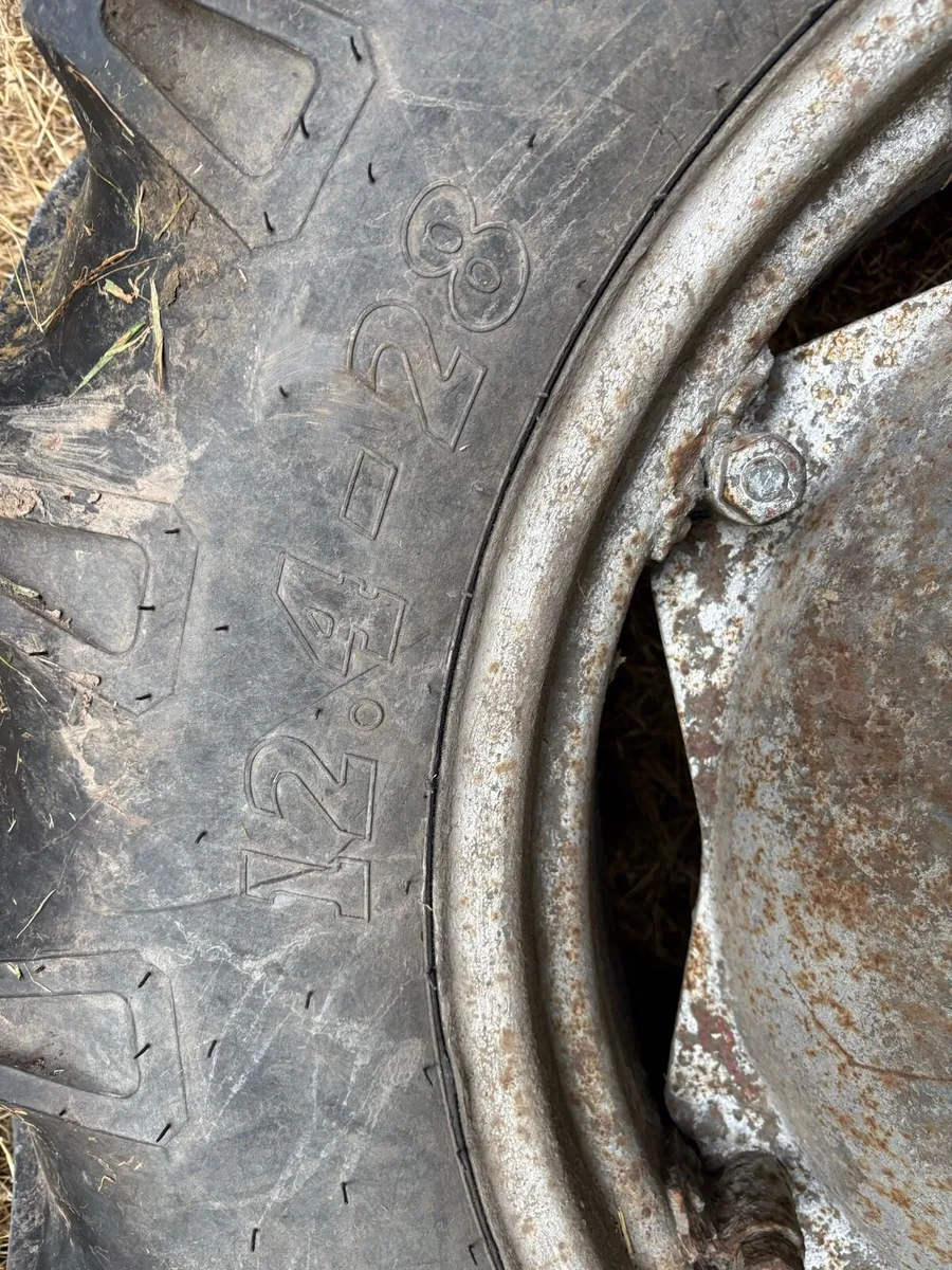 Tractor tyres for 135/35 - Image 3