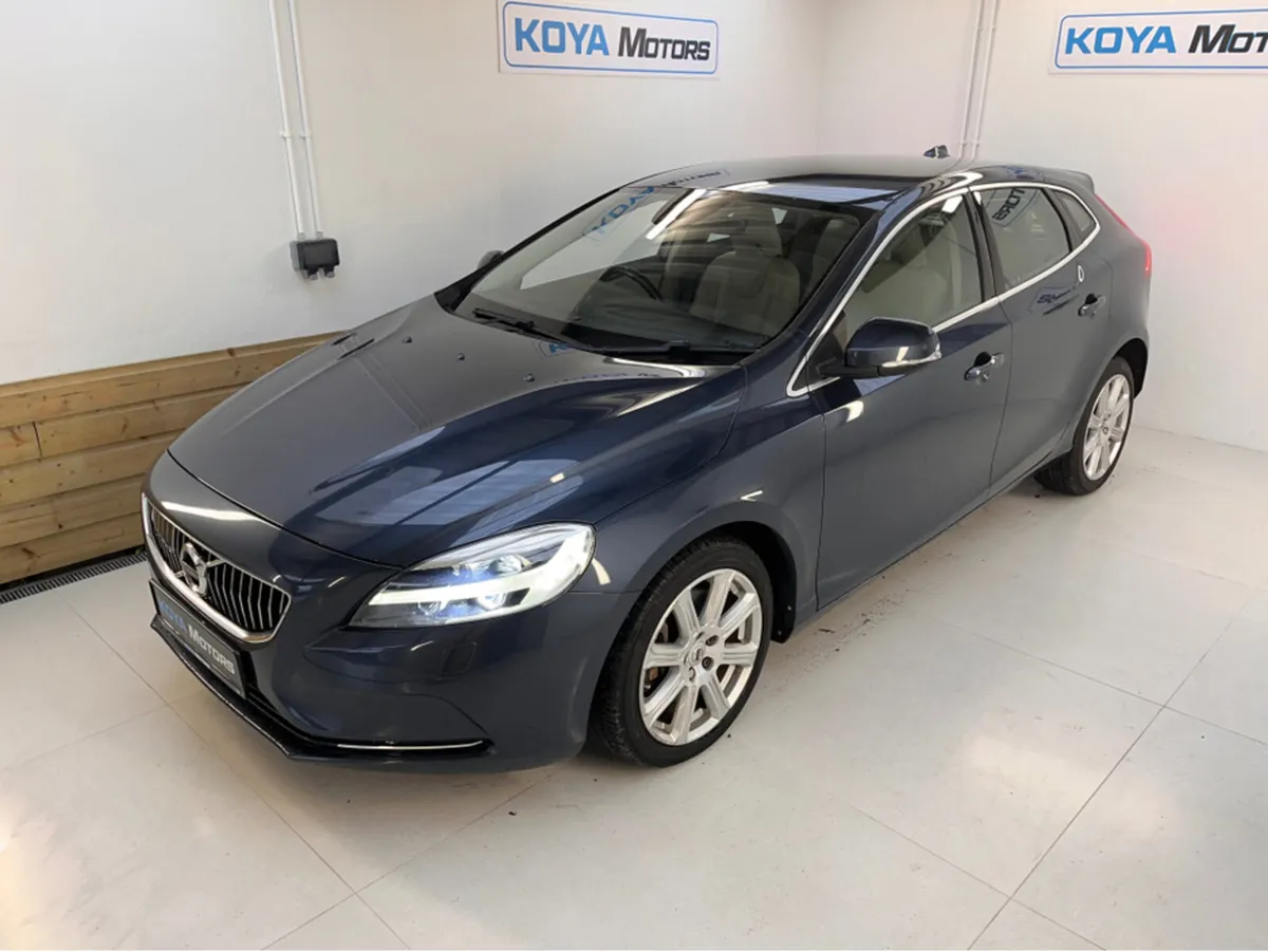 Volvo V40 D4 2.0 INSCRIPTION PRO DIESEL AUTOMATIC - Image 2