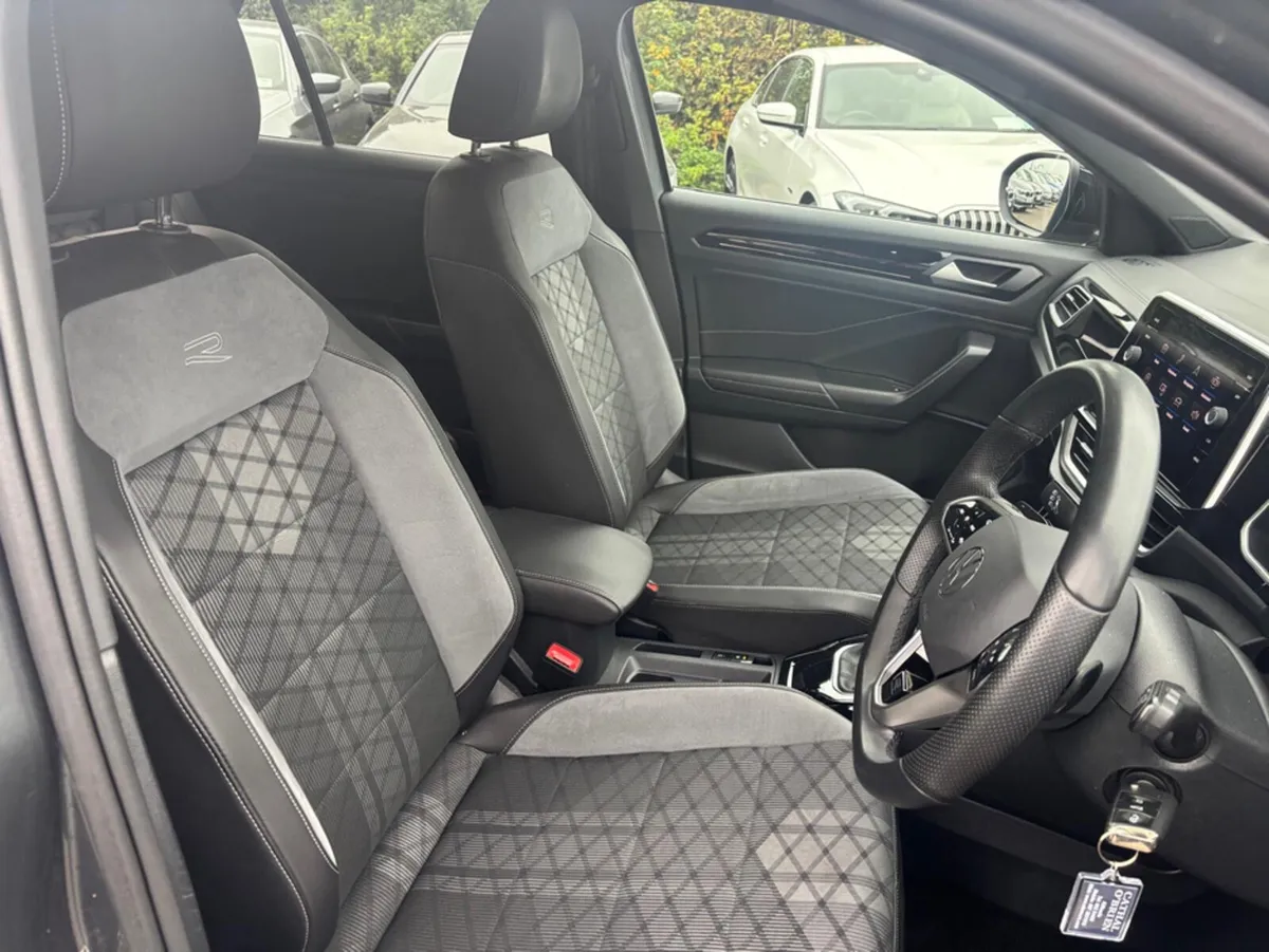 Volkswagen T-Roc R-LINE 1.5 TSI D7F 150 150HP 5DR - Image 4