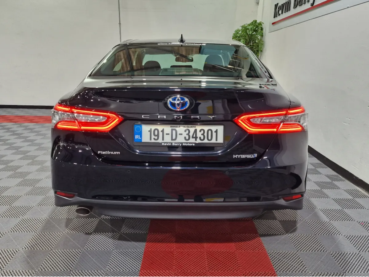 Toyota Camry 2.5 HYBRID PLATINUM (IRISH CAR) AUTOM - Image 3