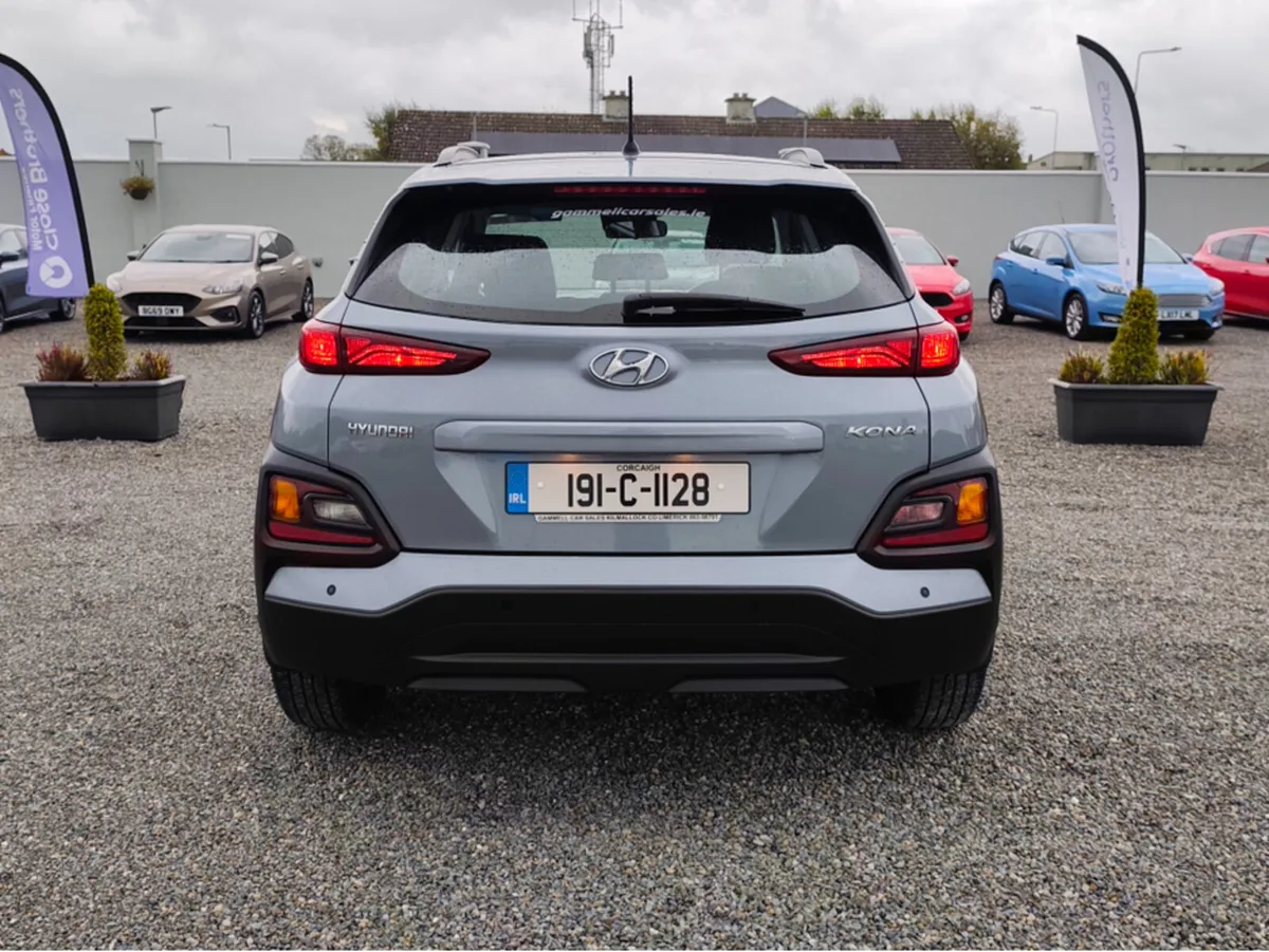 Hyundai KONA LOW MILES KAUAI COMFORT 5DR - Image 3
