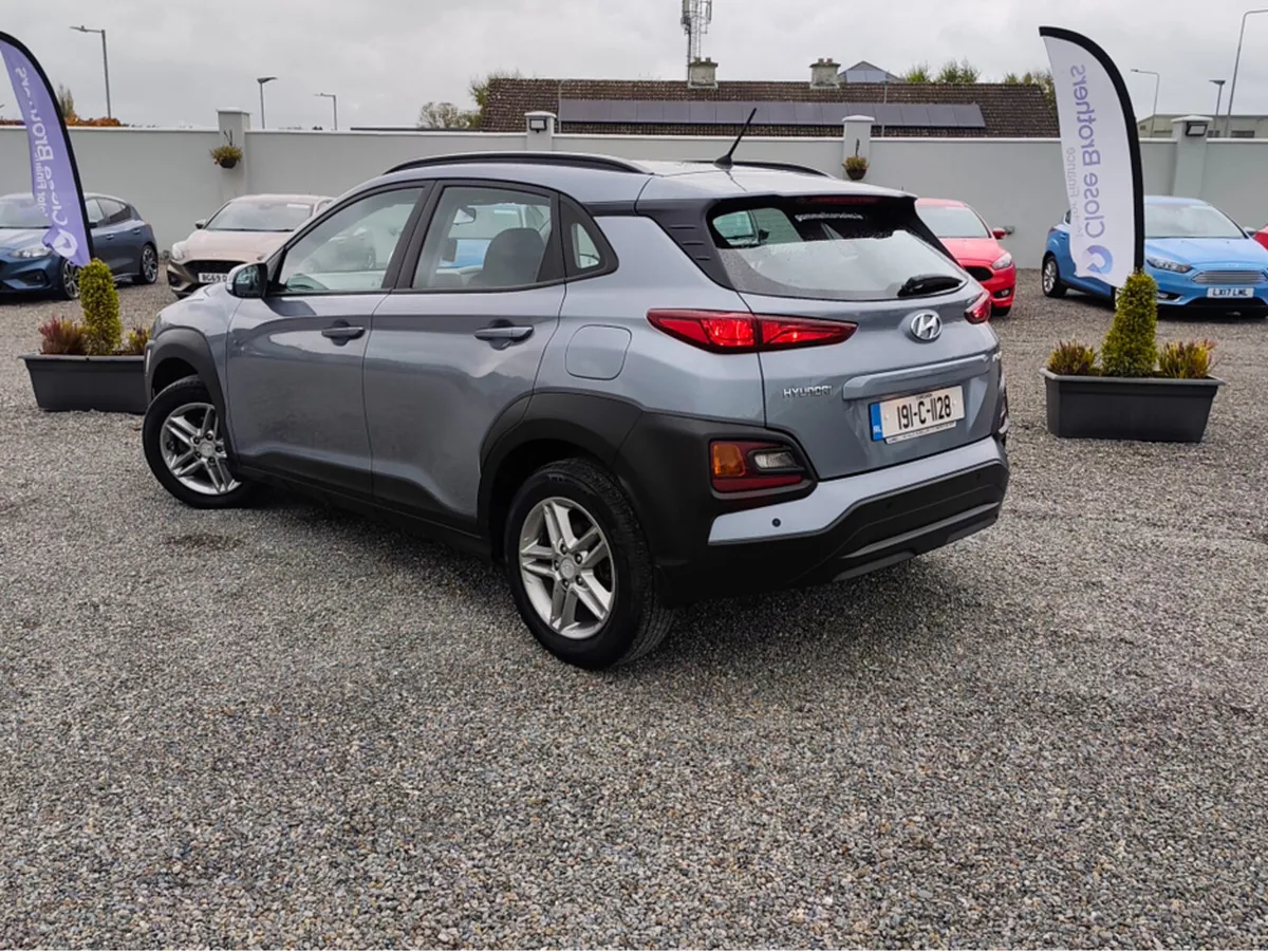 Hyundai KONA LOW MILES KAUAI COMFORT 5DR - Image 4