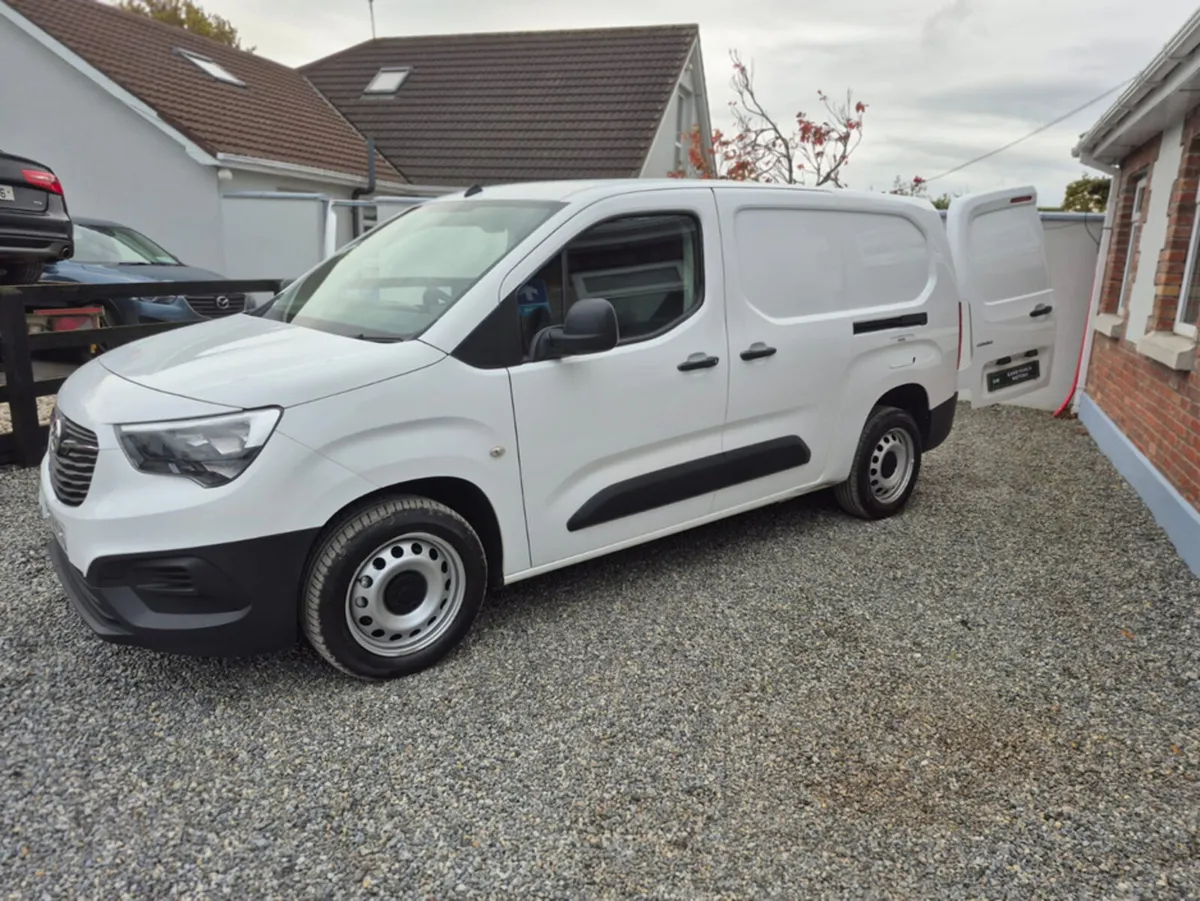 Opel Combo Van L2H1 Spec fully plylined in rear wi - Image 4