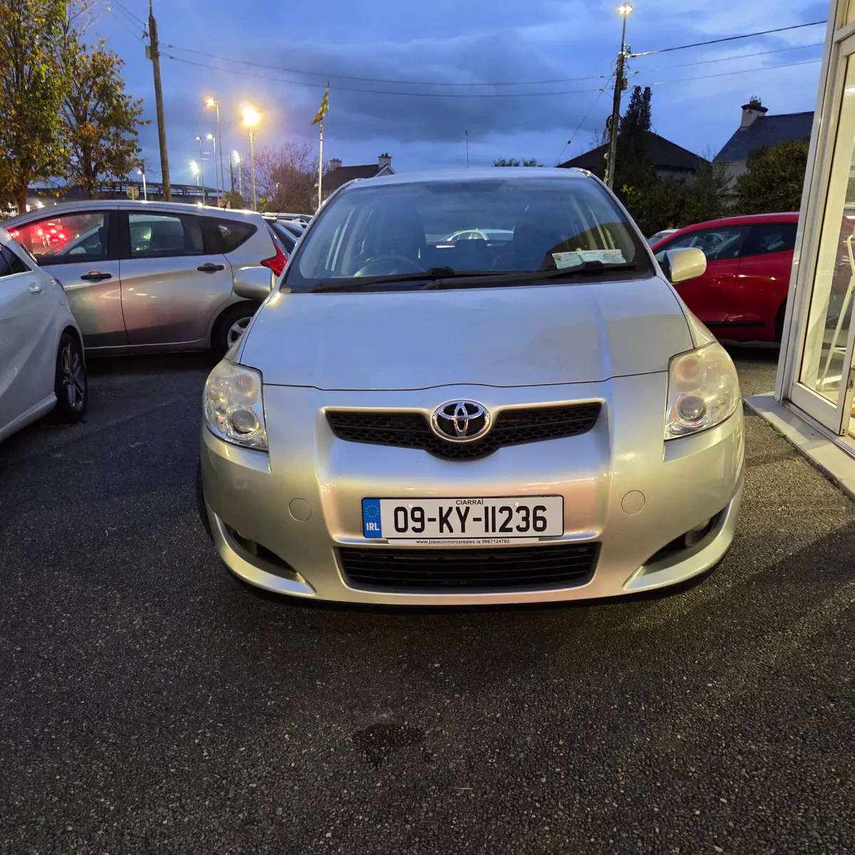 Toyota Auris 2009 TR 1.33 5 DR - Image 2