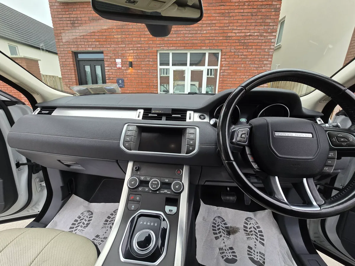 Land Rover Range Rover Evoque 2018 - Image 2