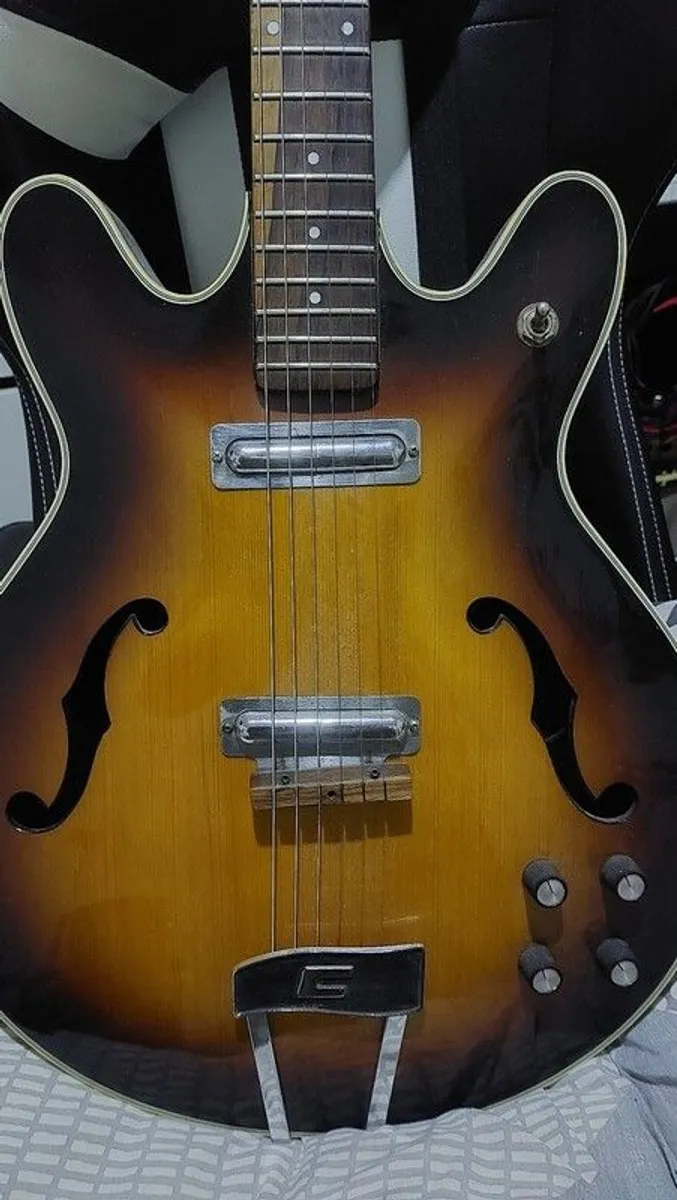 Danelectro 60s Coral Firefly - Image 2