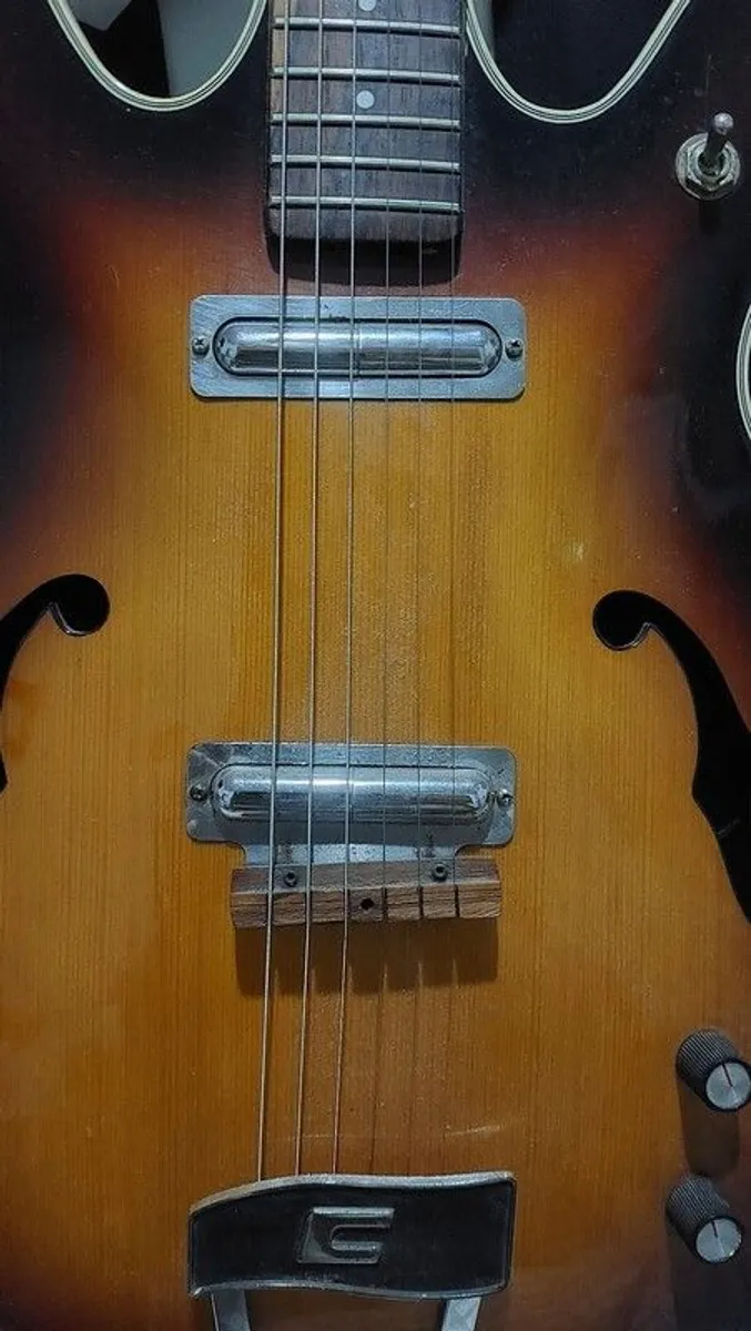 Danelectro 60s Coral Firefly - Image 3