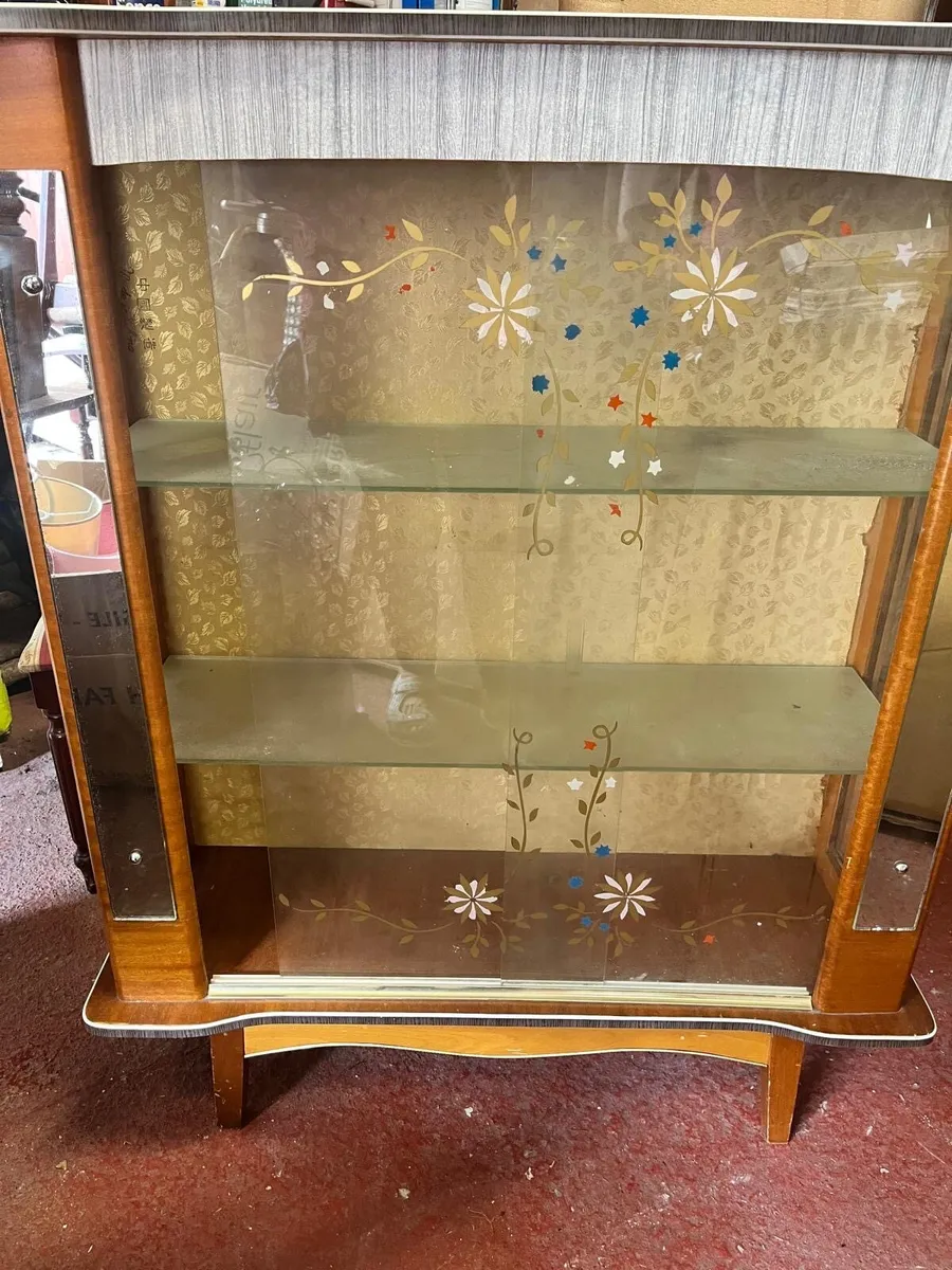 Antique cabinet - Image 2