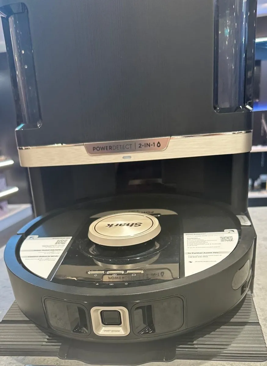 Robot vacuum cleaner