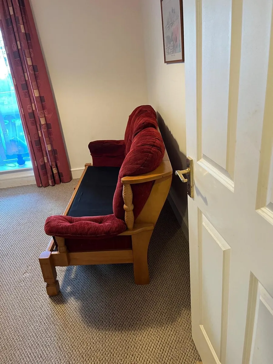 Sofa / Couch / Settee plus chairs - Image 3