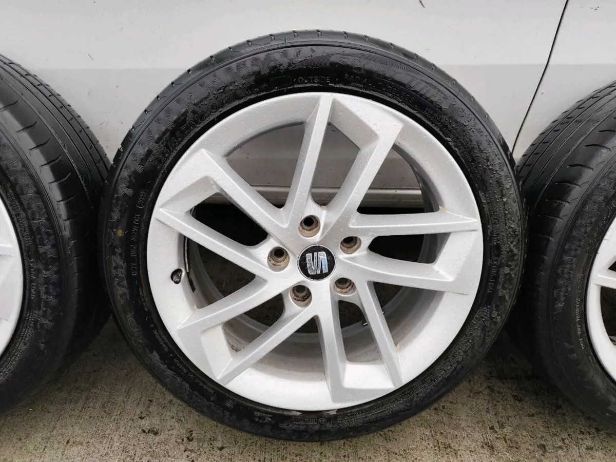 17" Seat alloy wheels with tyres. VW, Audi, Skoda. - Image 4