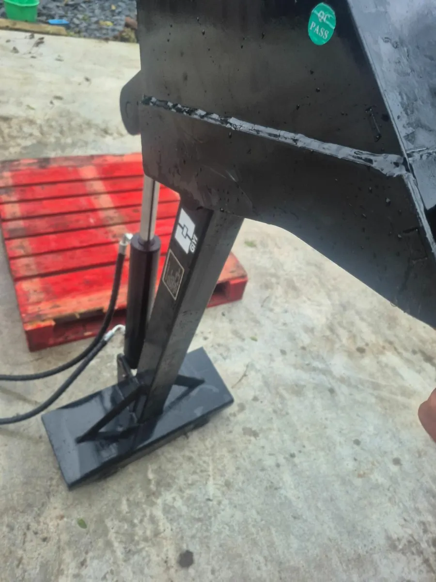 Digger attachment for mini loader - Image 2