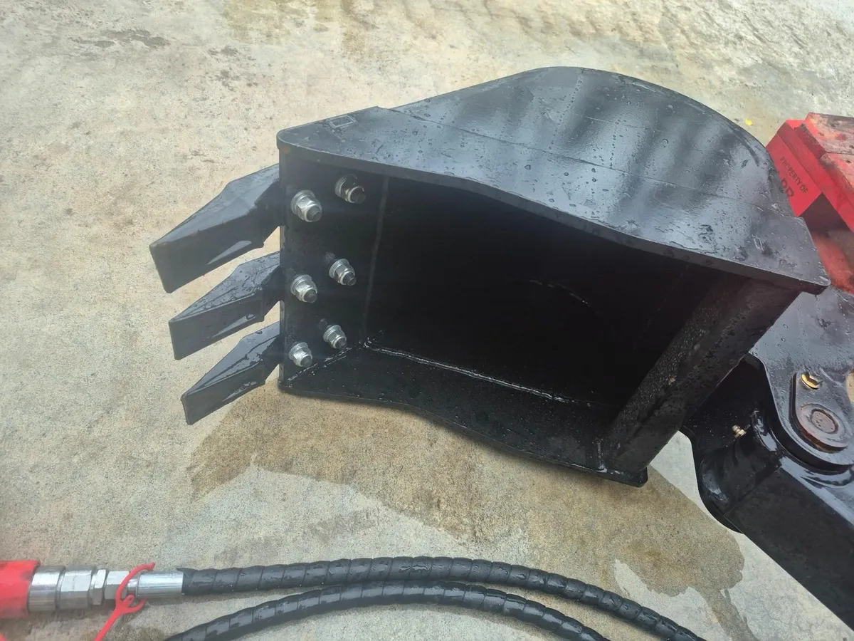 Digger attachment for mini loader - Image 4