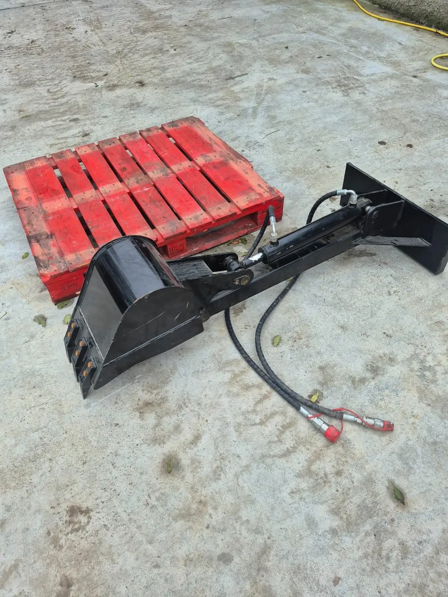 Digger attachment for mini loader - Image 1