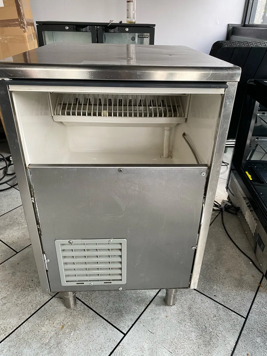 Ice machine / ice maker - Image 1