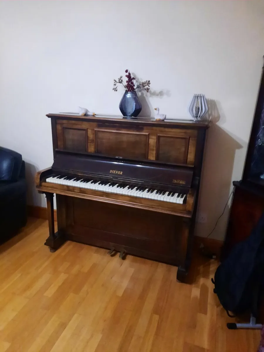 Piano. - Image 4