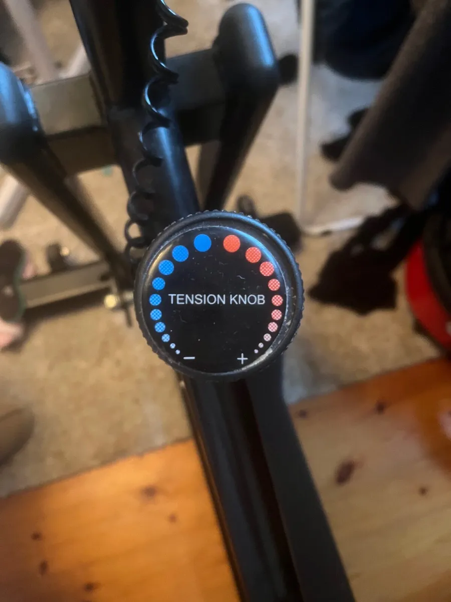 Exercise spin bike - Image 1