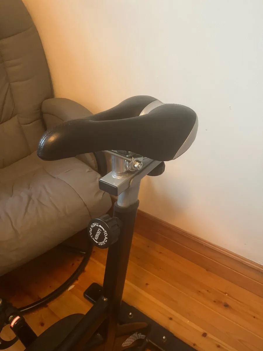 Exercise spin bike - Image 2