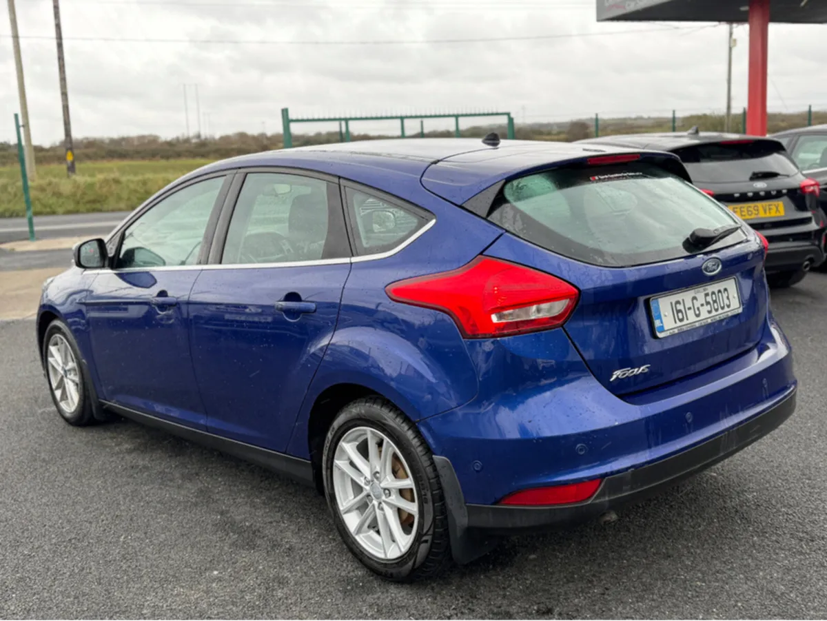 Ford Focus 1.5 TDCI ZETEC 120PS 5DR - Image 3