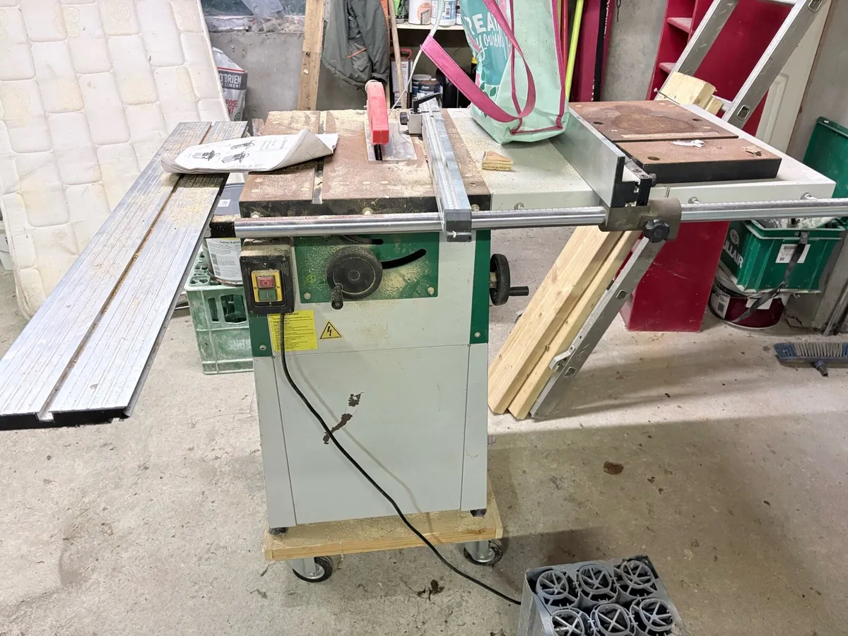 Table saw - Image 1