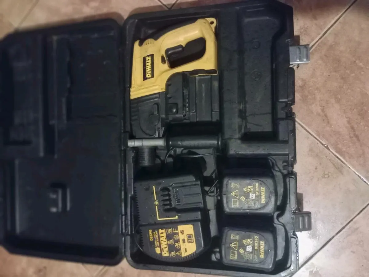 DeWalt sds hammer drill - Image 2