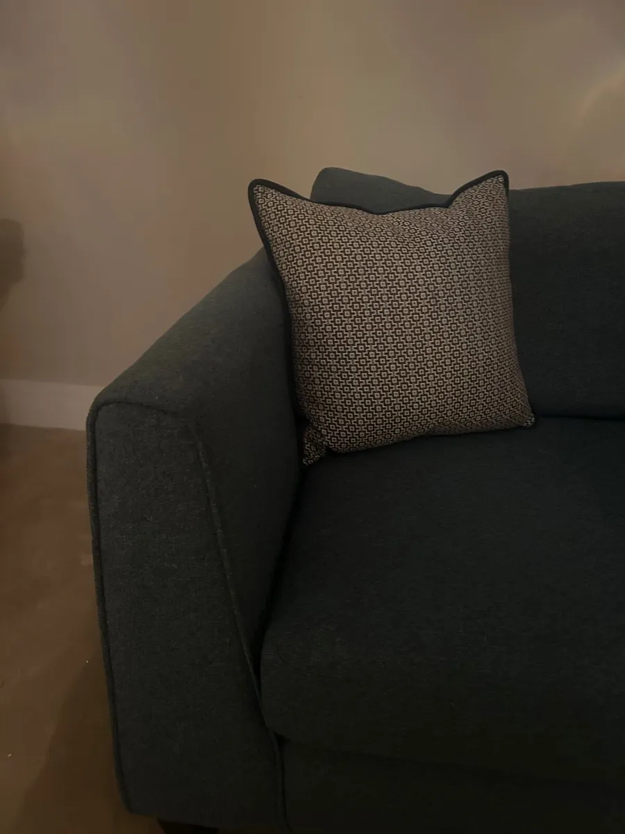 Couch - Image 3