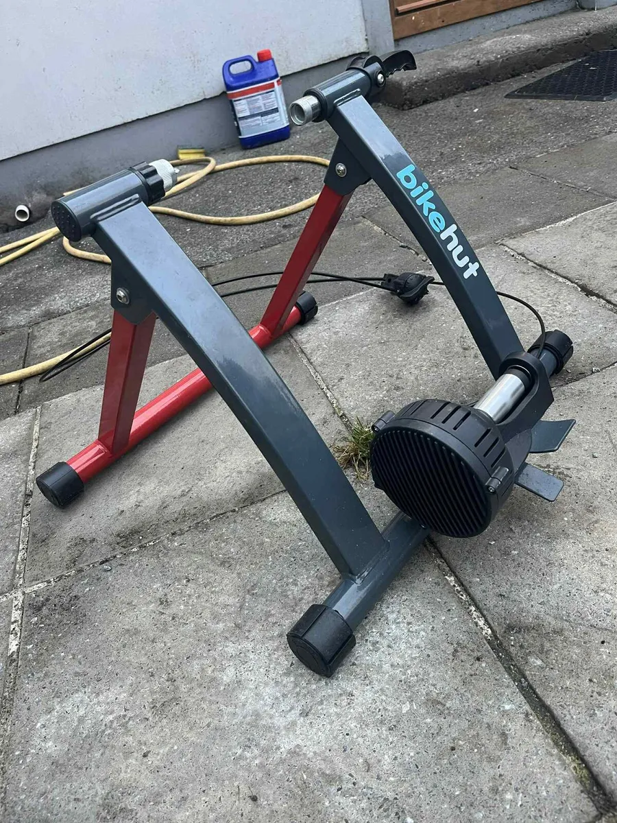 Bike hut turbo trainer - Image 1