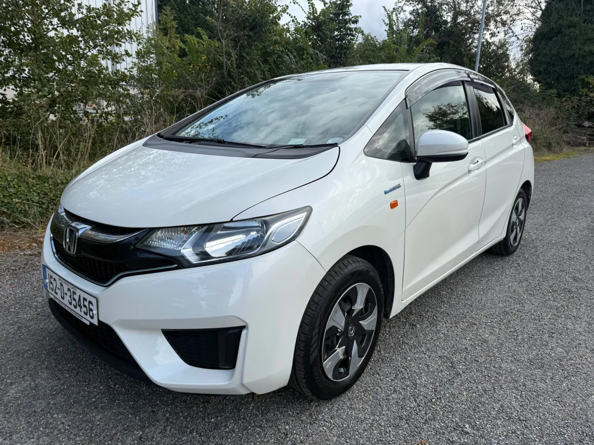 Honda Fit 2015 - Image 2