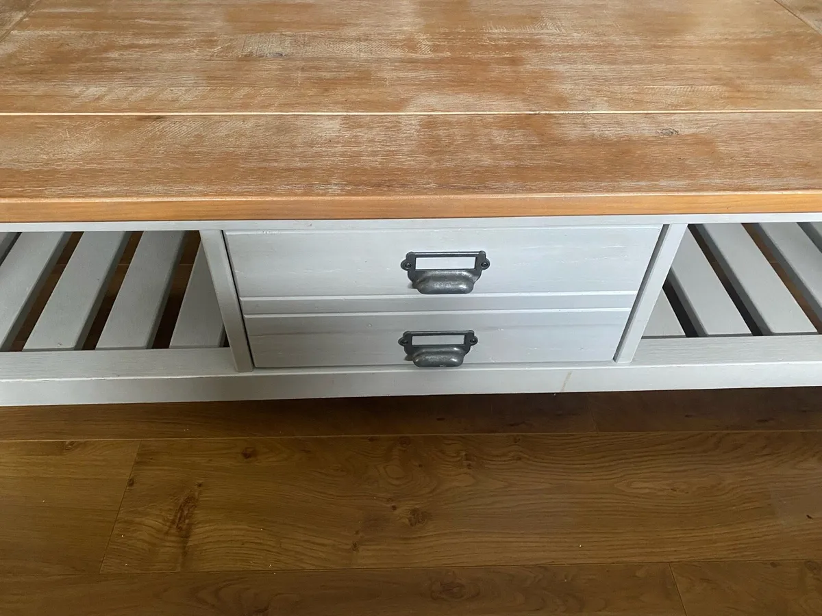 Solid wood table - Image 2