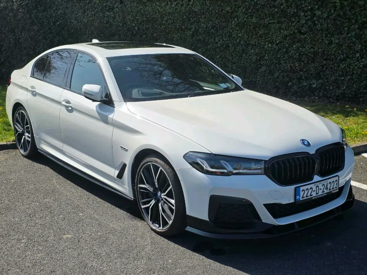 BMW 530e TOP SPEC full warranty - Image 1