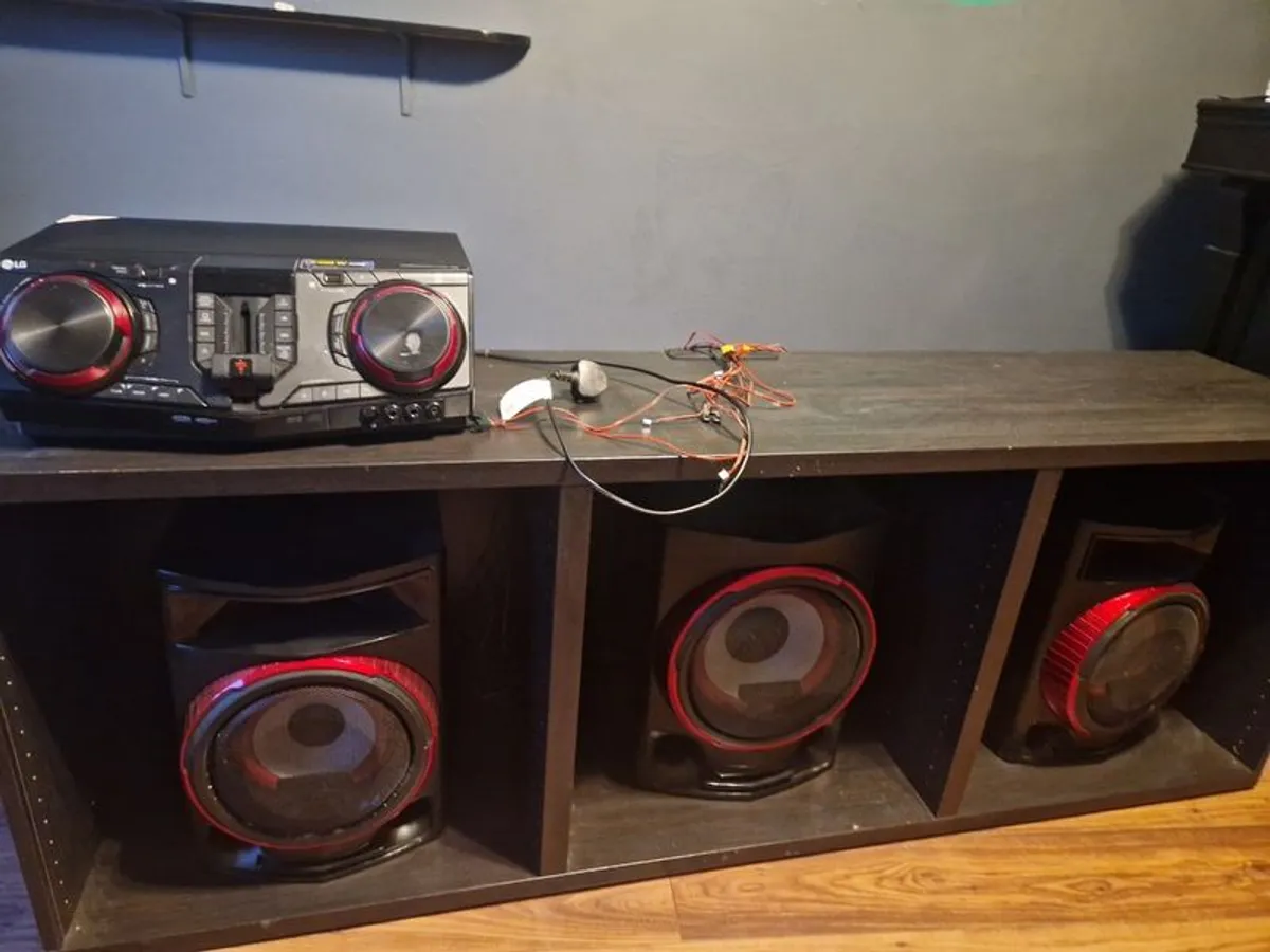 LG CJ88 Extreme power party system - Image 1
