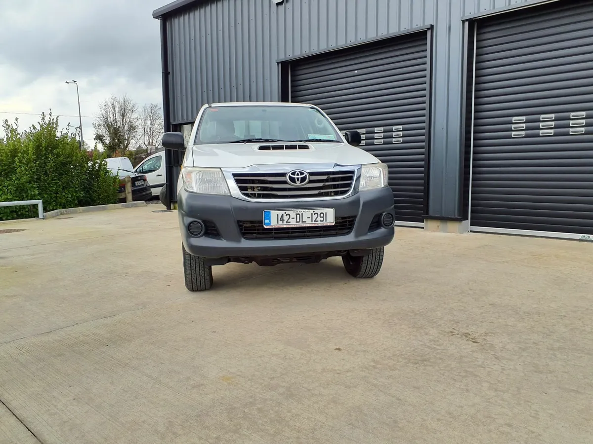 2014 Toyota Hilux 2.5 D4D  CVRT'd 10/2026 - Image 2