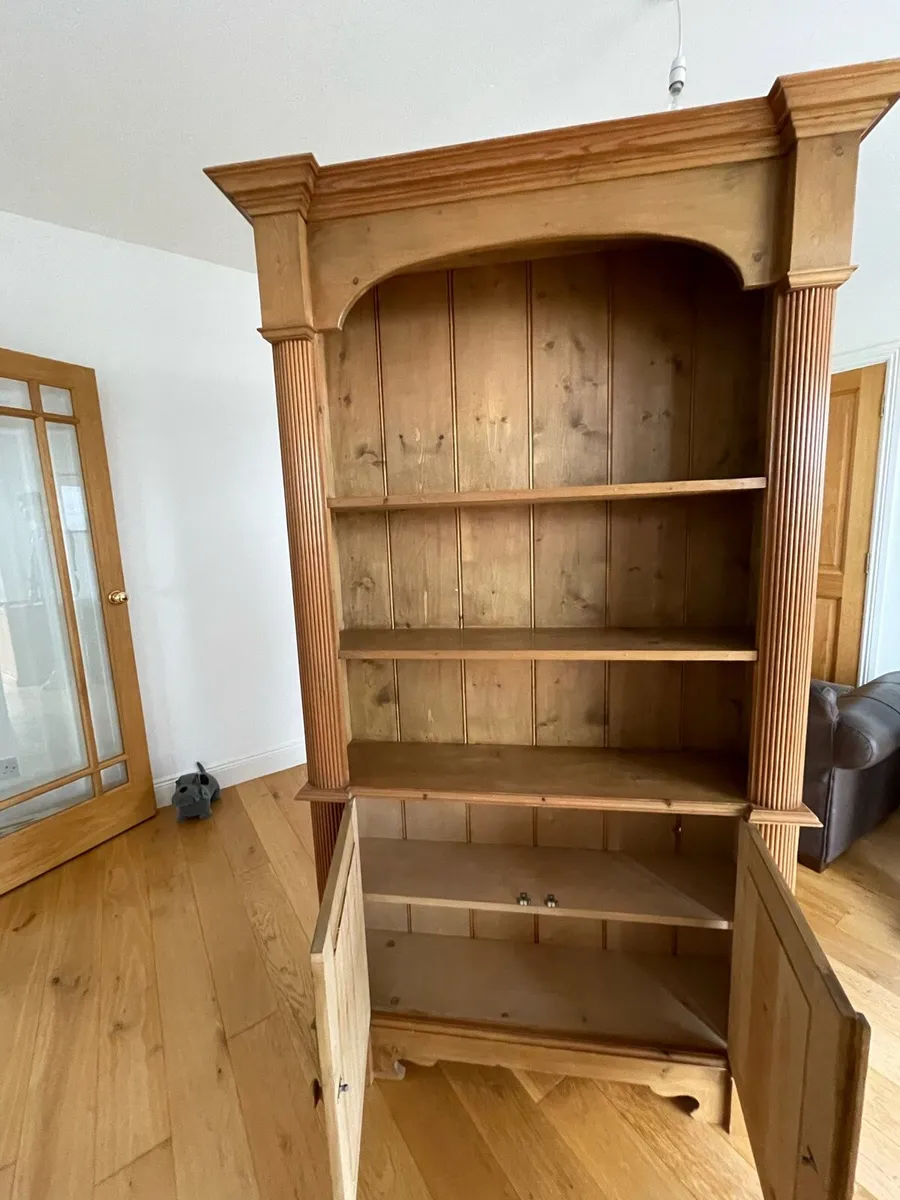 Can deliver. Pine bookcase - Image 2