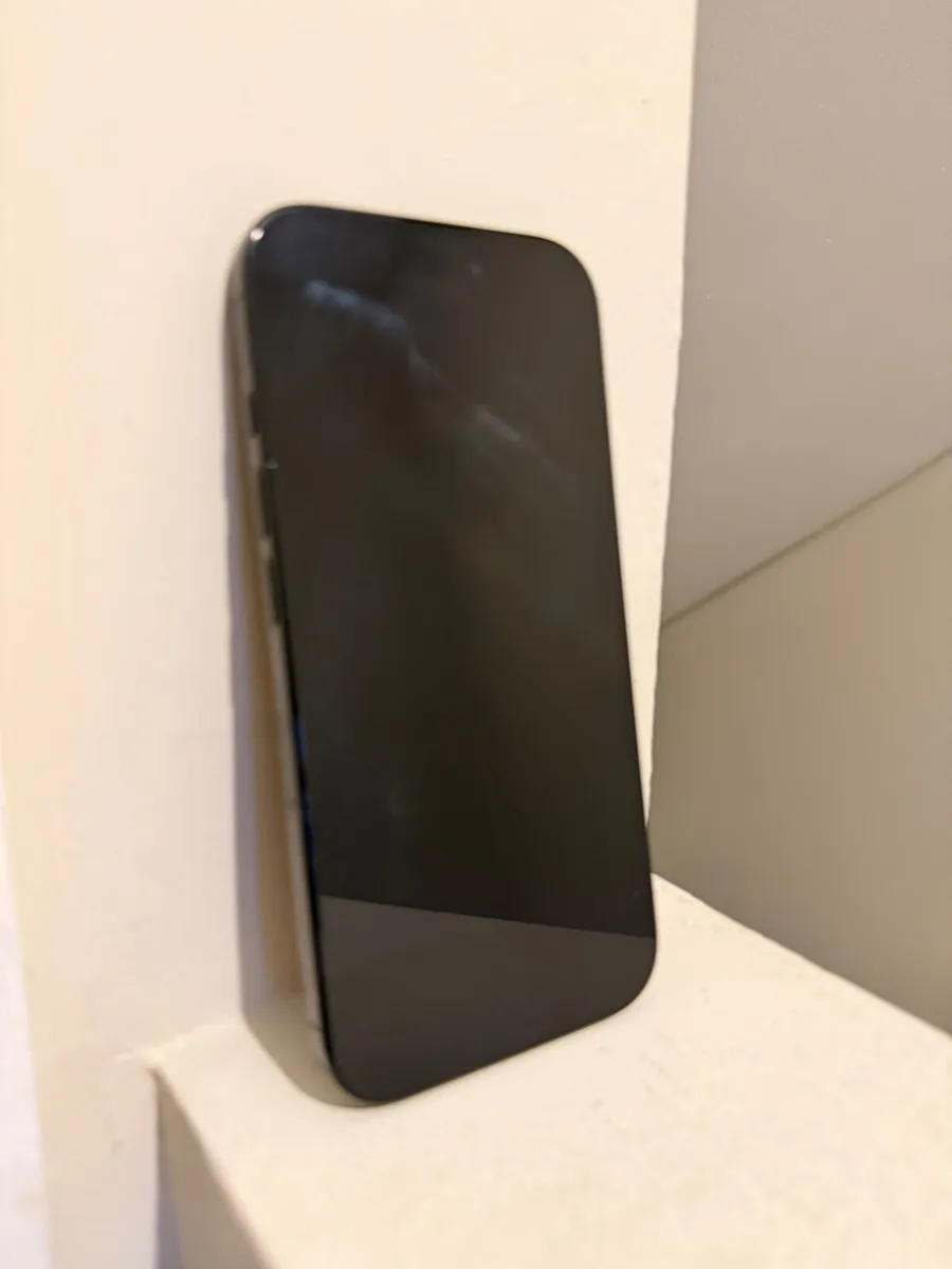 iPhone 16 pro - Image 1